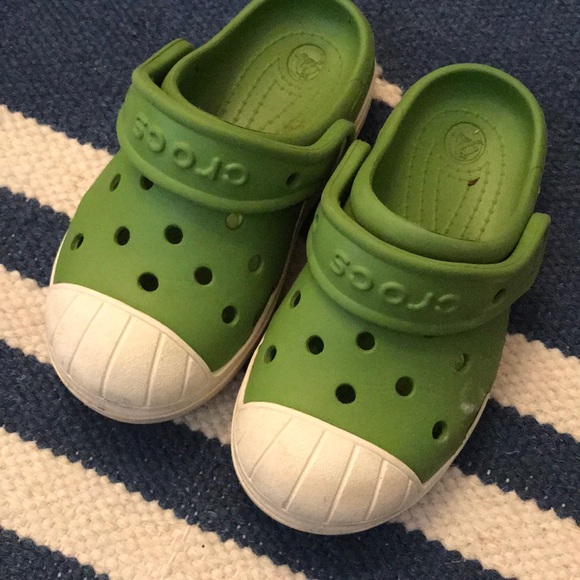 size 9 toddler crocs